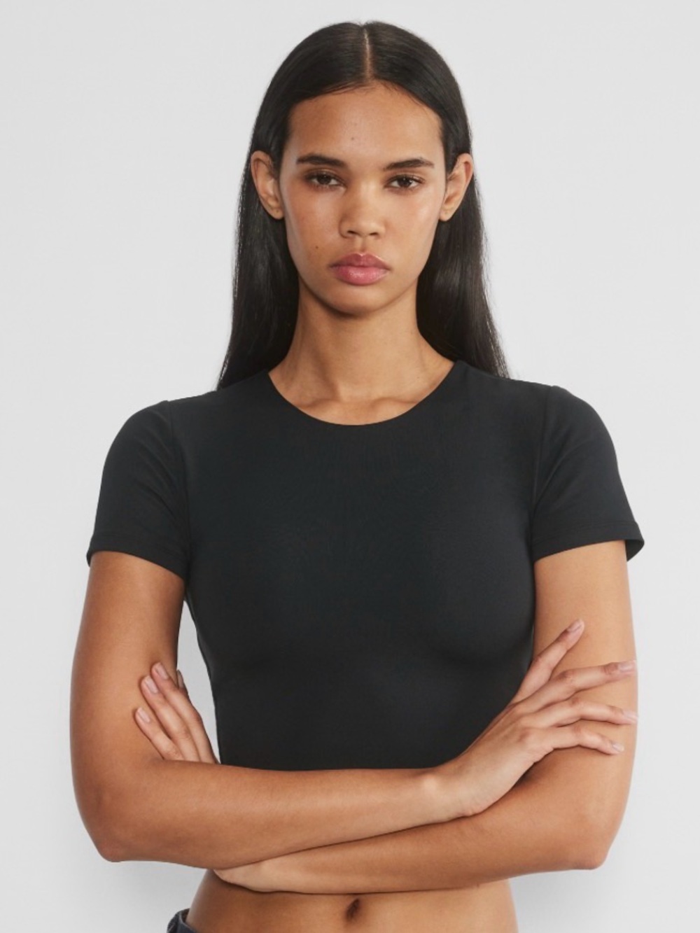 Aritzia Black Short-Sleeve Crewneck Tee